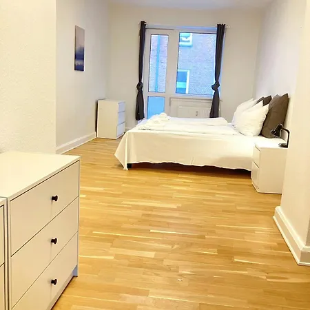 And Spacious For 6 In Vestbyen 아파트