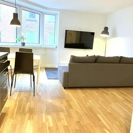 And Spacious For 6 In Vestbyen דירה